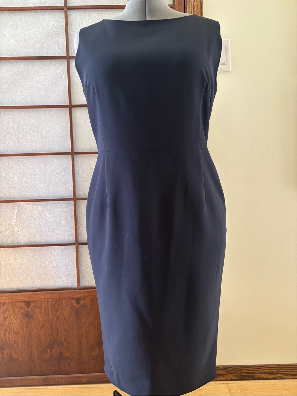 Like New Italian Made Navy Sleeveless Sheath Midi Dress US 12